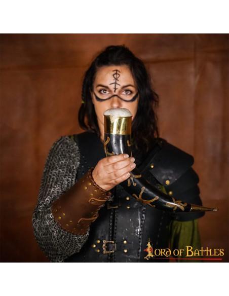 Drikkehorn med beslag af rent messing