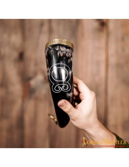 Cuerno vikingo para beber modelo Cruz... Cuerno vikingo para beber modelo Cruz...