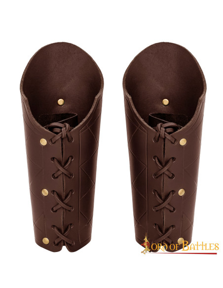 Bruine middeleeuwse armbanden met flats