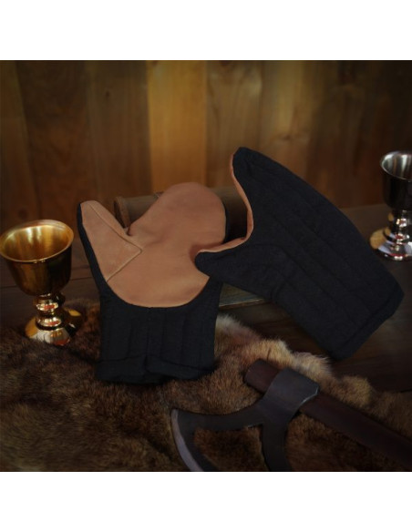 Guantes negros de manopla acolchados...