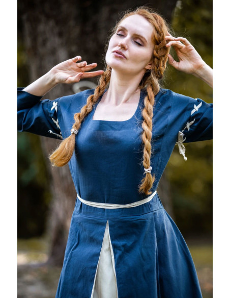 Blauw-wit middeleeuws jurkmodel Larina