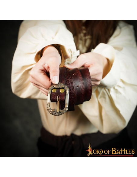 Cinturón medieval marrón diseño repujado