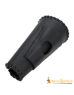 Brazaletes medievales con porta cuchillos