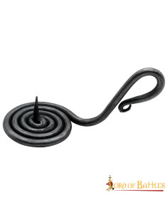 Mittelalterlicher Kerzenhalter aus Schmiedeeisen (12 cm.)