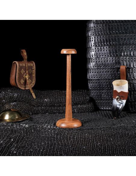 Houten steun om helmen op te hangen...