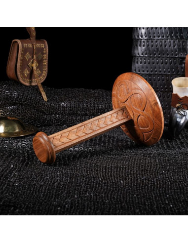 Soporte en madera tallada para colgar cascos (38 cm.)