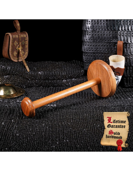 Houten steun om helmen op te hangen...