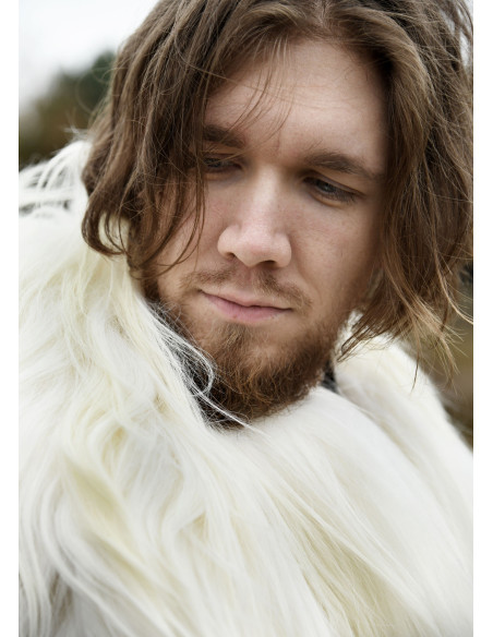 Nordisk hvidt fåreskind til skuldrene