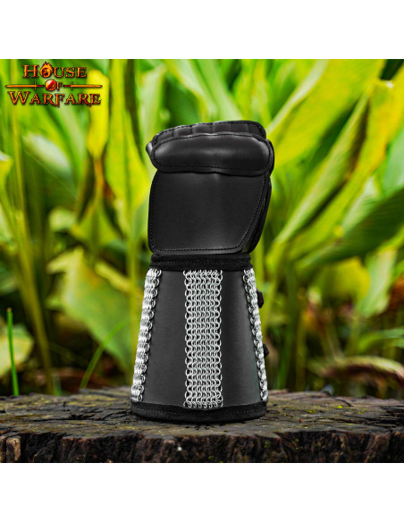 Fantasy-Handschuh aus Kettenhemd und...