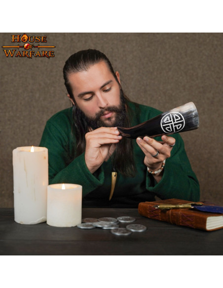 Viking drinkhoorn met Valknut