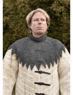 Bischofsmantel aus Aluminium mit Lederriemen und Schnallen