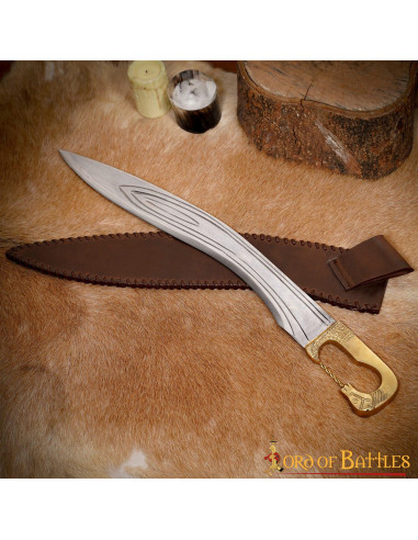 Falcata Íbera con empuñadura en latón y vaina (69 cm.)