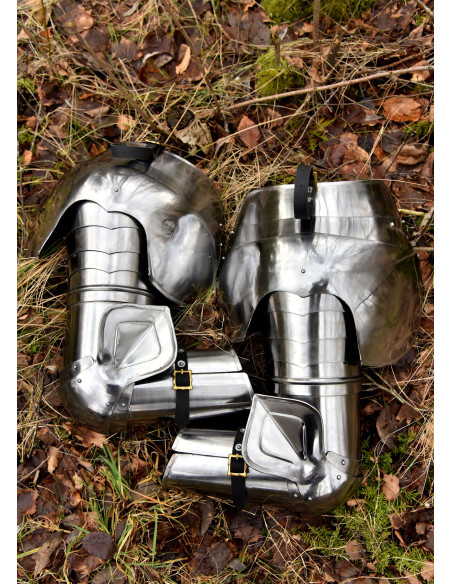 Middeleeuws pantserarm en stalen...