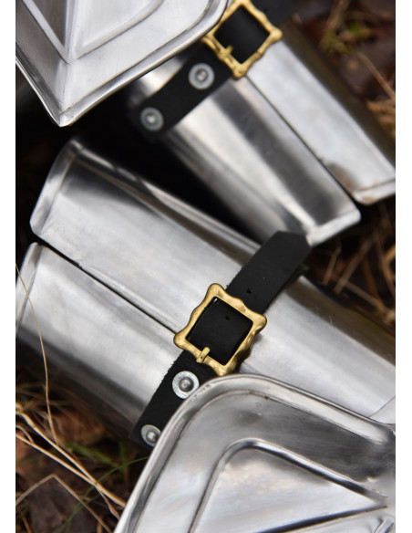 Middeleeuws pantserarm en stalen...