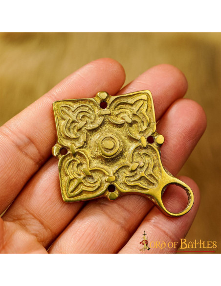 Gulbische kappespænde af messing, 10....