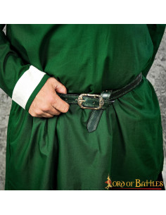 Cinturón medieval verde diseño repujado
