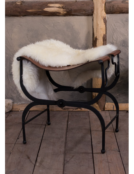 Taburete plegable romano y medieval...