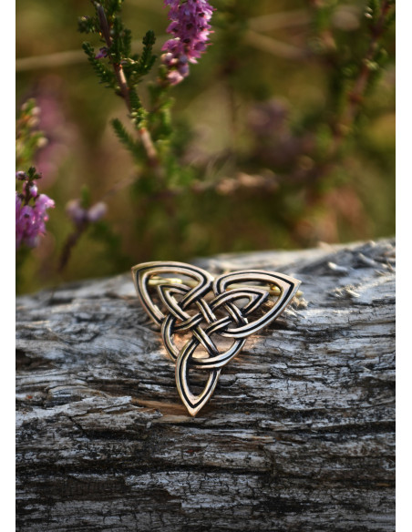 Keltisk Triquetta fibula i bronze...
