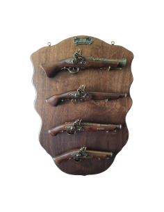 Panoply 4 flintlåspistoler med bord (73x50 cm.)