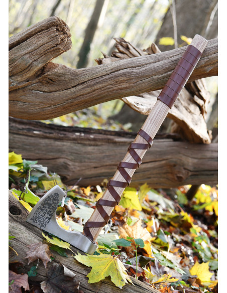 Noorse gietstalen bijl met gravures...