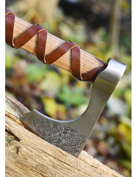 Noorse gietstalen bijl met gravures...