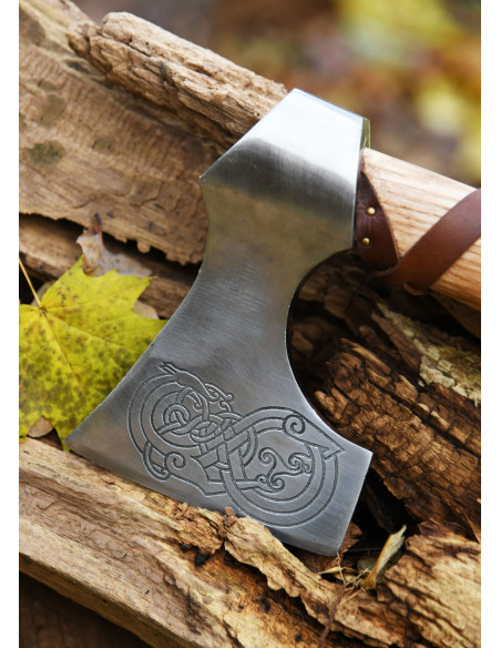 Noorse gietstalen bijl met gravures...