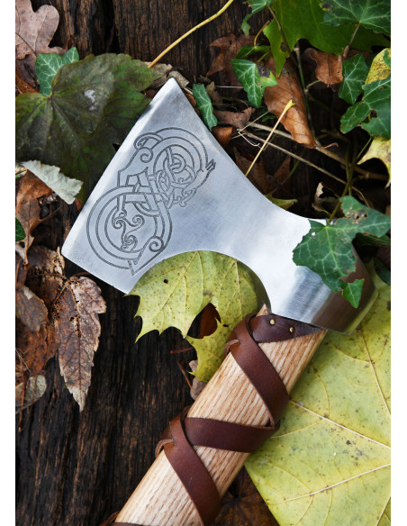 Noorse gietstalen bijl met gravures...