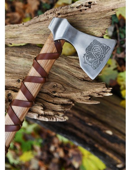 Norsk støbt ståløkse med graveringer...