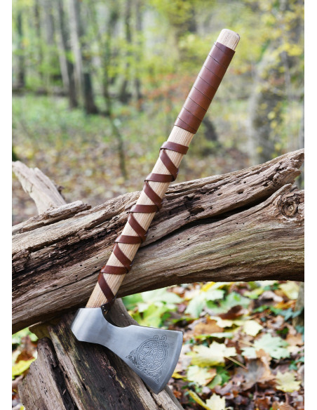 Noorse gietstalen bijl met gravures...