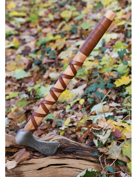 Noorse gietstalen bijl met gravures...