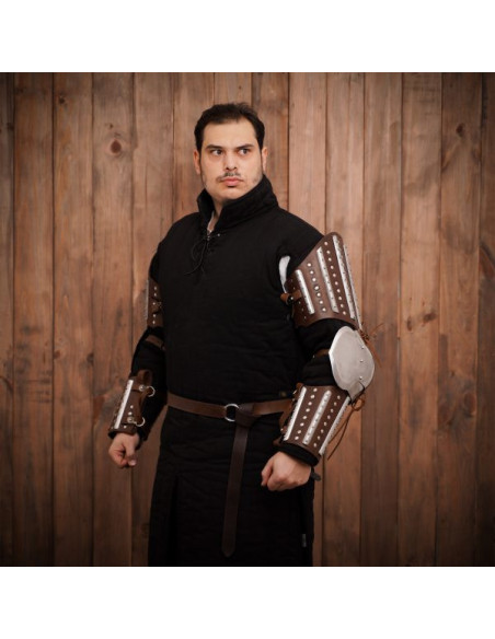 Paar historische middeleeuwse wapens...