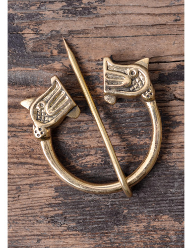 Vikingebroche Fibula type med dragehoveder, messing (6 cm.)