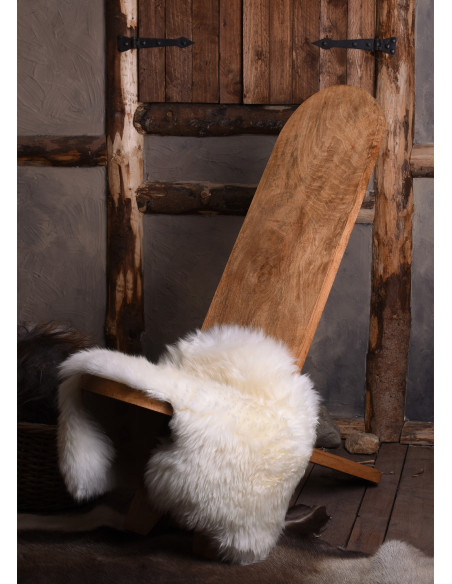 Middeleeuwse houten stoel in de vorm...