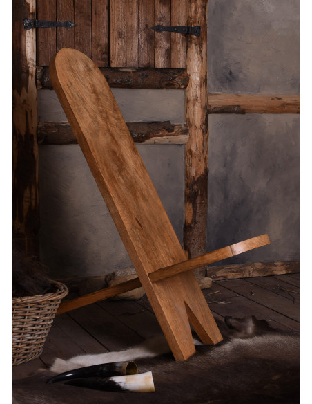 Silla medieval de madera en forma de...