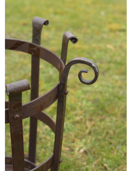 Cesta de fuego pequeña, forjada a...