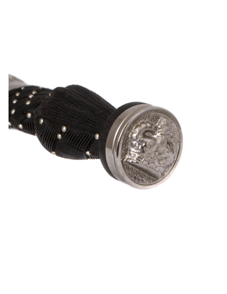 Schotse dolk met gravures op het...