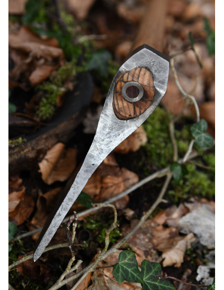 Vikingeøkse med håndsmedet stål, type...