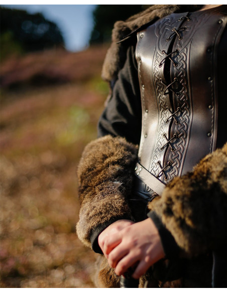 Brazaletes vikingos de piel de conejo...