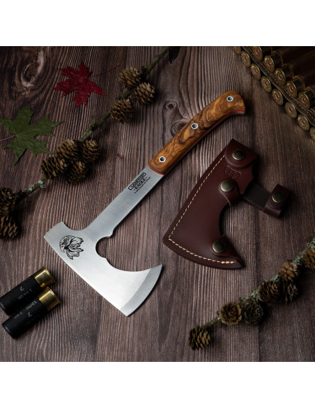 Adelaarsbijl, handvat van olijfhout