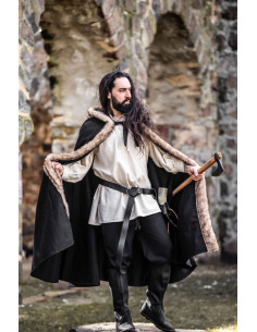 Capa vikinga modelo Fjell con piel sintética negra