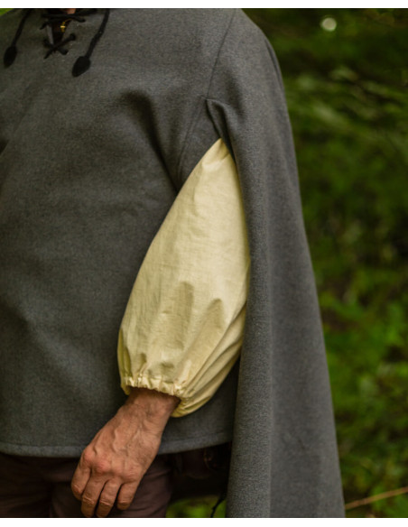 Renaissance wollen cape, model Raven,...
