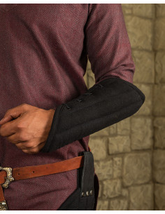 Polstret middelalderarmbånd model Leopold, sort