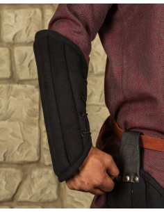 Gewatteerde middeleeuwse armbanden model Leopold, zwart 2
