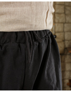 Caprihose aus schwarzer Baumwolle, Tudor-Modell 2