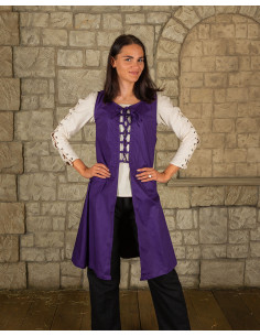 Lila mittelalterliches Kleidmodell Leandra