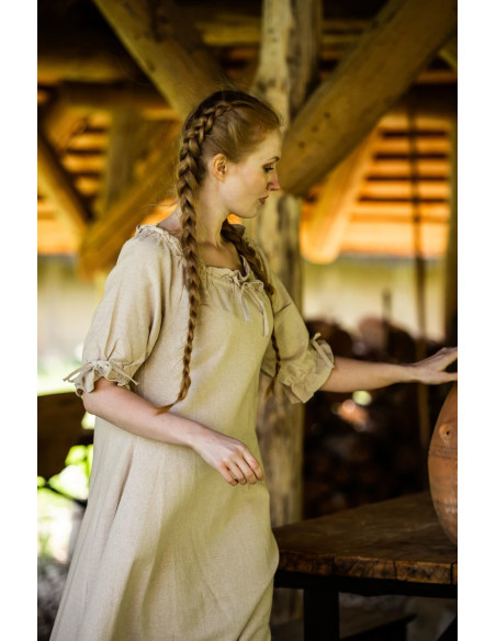 Mittelalterliches Kleid Modell...