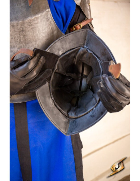 Morion helm uit de Sovereign Epic...