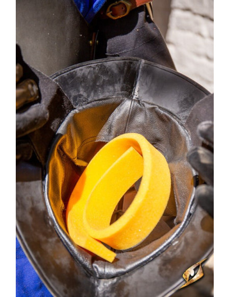 Morion helm uit de Sovereign Epic...