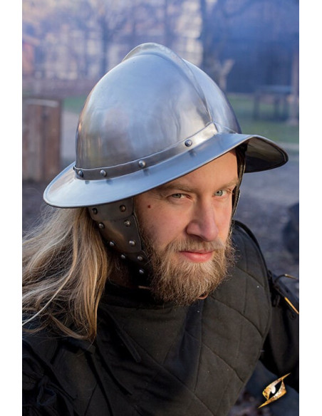 Morion helm uit de Sovereign Epic...