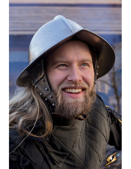 Morion helm uit de Sovereign Epic...